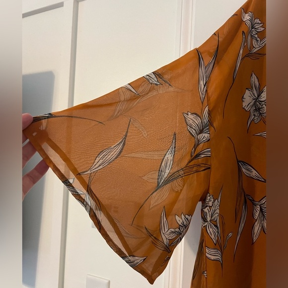 Floral Kimono Sleeve Top - Orange one size fits most (OSFM) (S104) - Picture 2 of 8